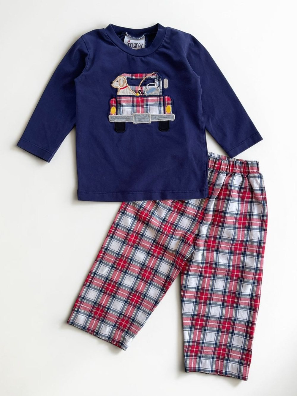 DELANEY EUC Boys Christmas Dog in Truck Plaid Appliqué Set